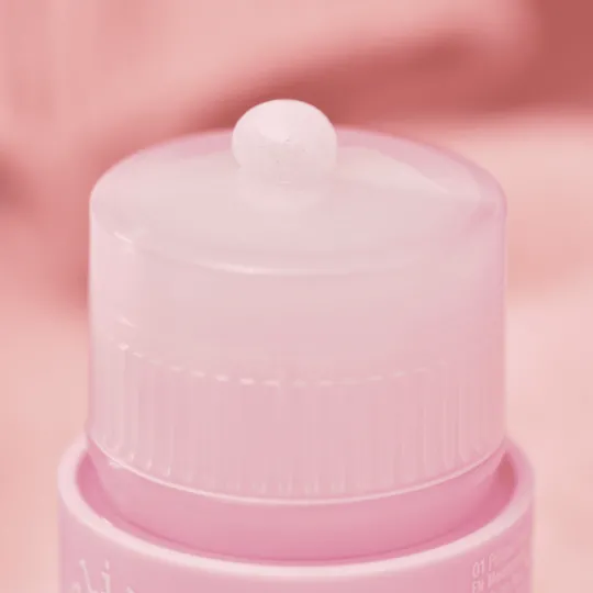 essence Feelin' Comfy Plumping Lip Glow 01 12 g