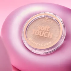 essence Soft Touch Bouncy Glow 10 4 g