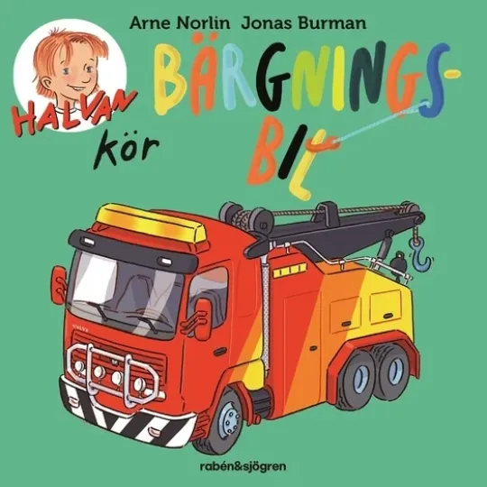 Halvan kör bärgningsbil