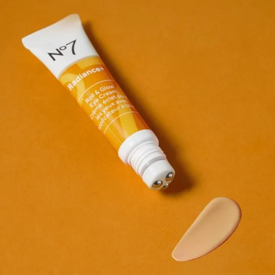 No7 Radiance+ Roll & Glow Eye Cream 15 ml