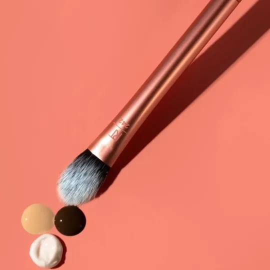 Real Techniques Kitten Paw Concealer Brush